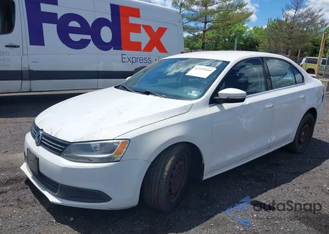 2013 Volkswagen Jetta 2.5L Se z USA, uszkodzony, nr VIN 3VWDP7AJ9DM402998